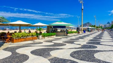 Transfer do Aeroporto Internacional Tom Jobim (GIG) - RIOGaleão para Copacabana 